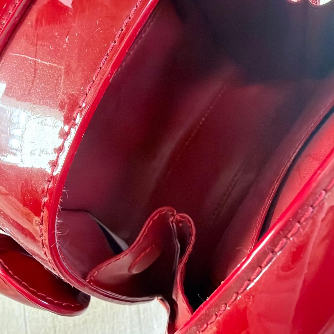 CHARLES&KEITH ルラ パテントベルトバッグ