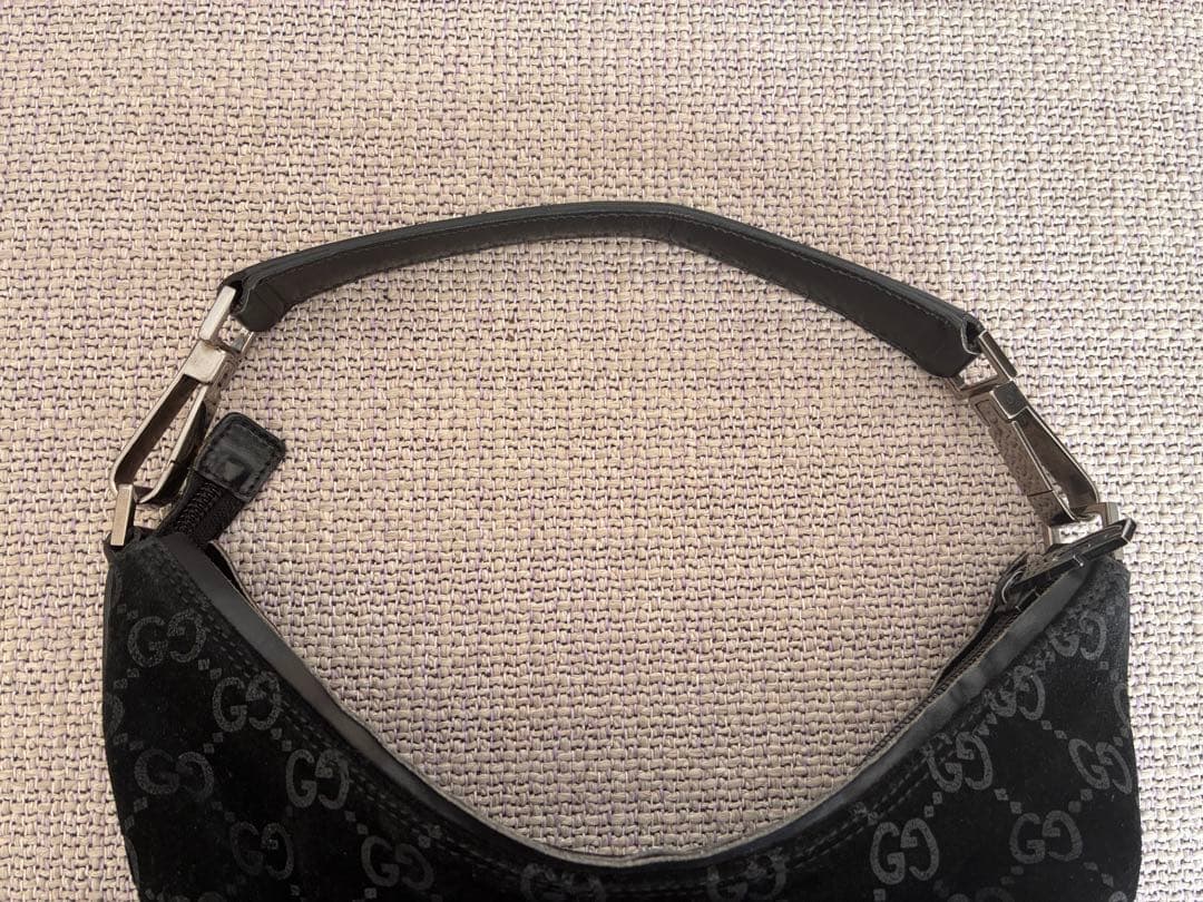 【GUCCI】ブラックスエード ショルダーバッグ