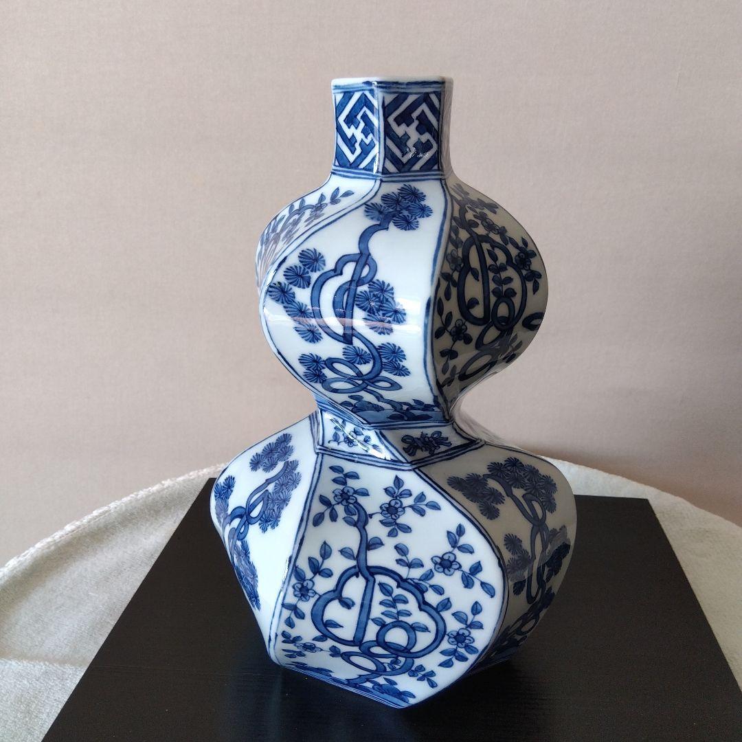 舘林源右衛門作　祥瑞手瓢型六角花瓶