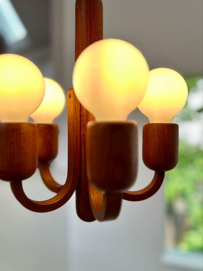 じゅん）独70年代DOMUS チーク無垢材　ヴィンテージ・5灯シャンデリア