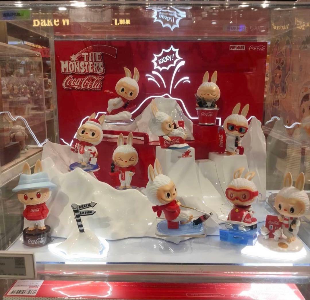 Coca-Cola THE MONSTERS アークティックテーマ