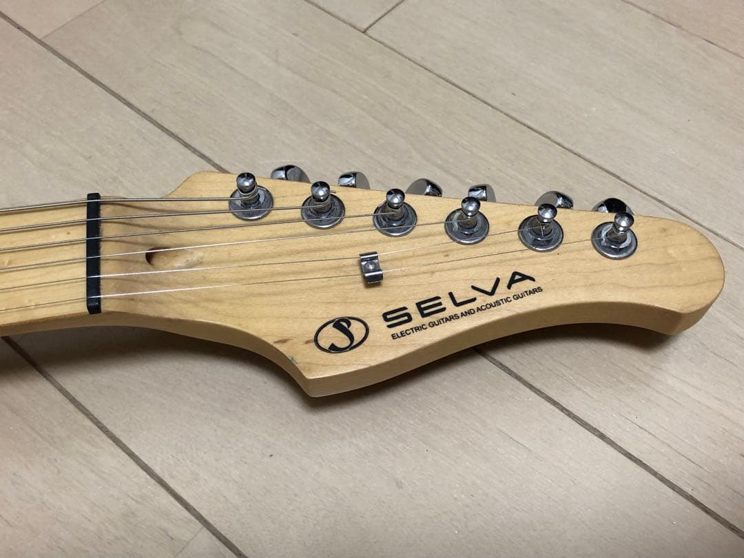 セルバ　SELVA エレキギター　軽量　超低弦高
