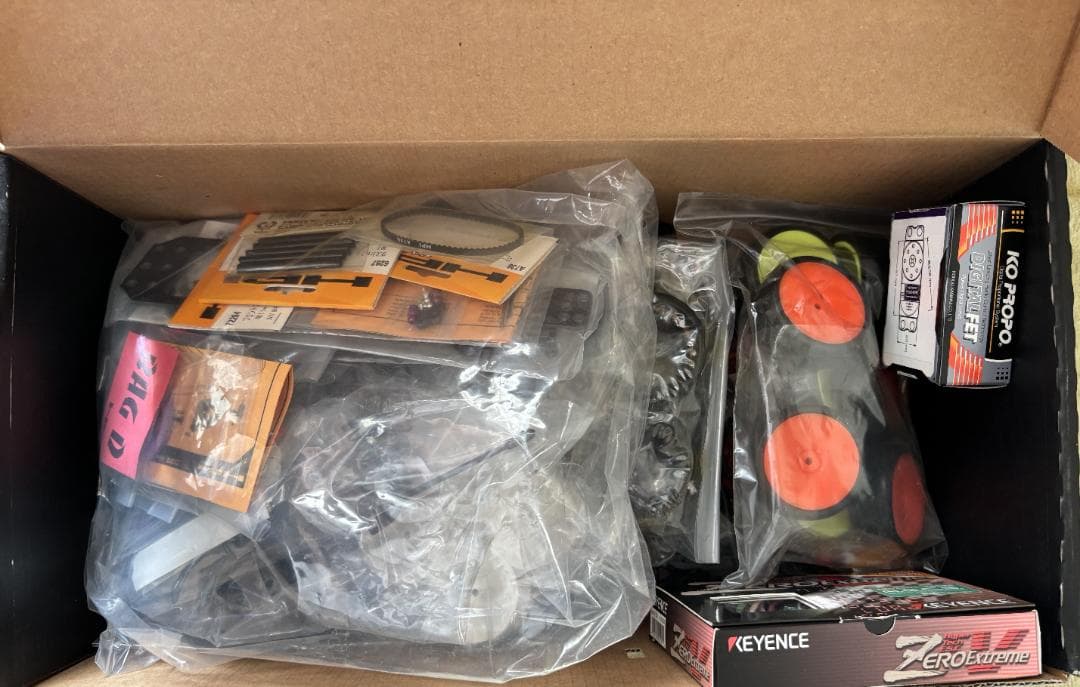 HPI RS4 PRO3 レーシングラジコンカー２箱 原篤志選手レプリカモデル含