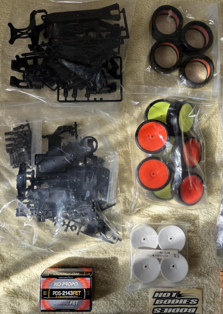 HPI RS4 PRO3 レーシングラジコンカー２箱 原篤志選手レプリカモデル含