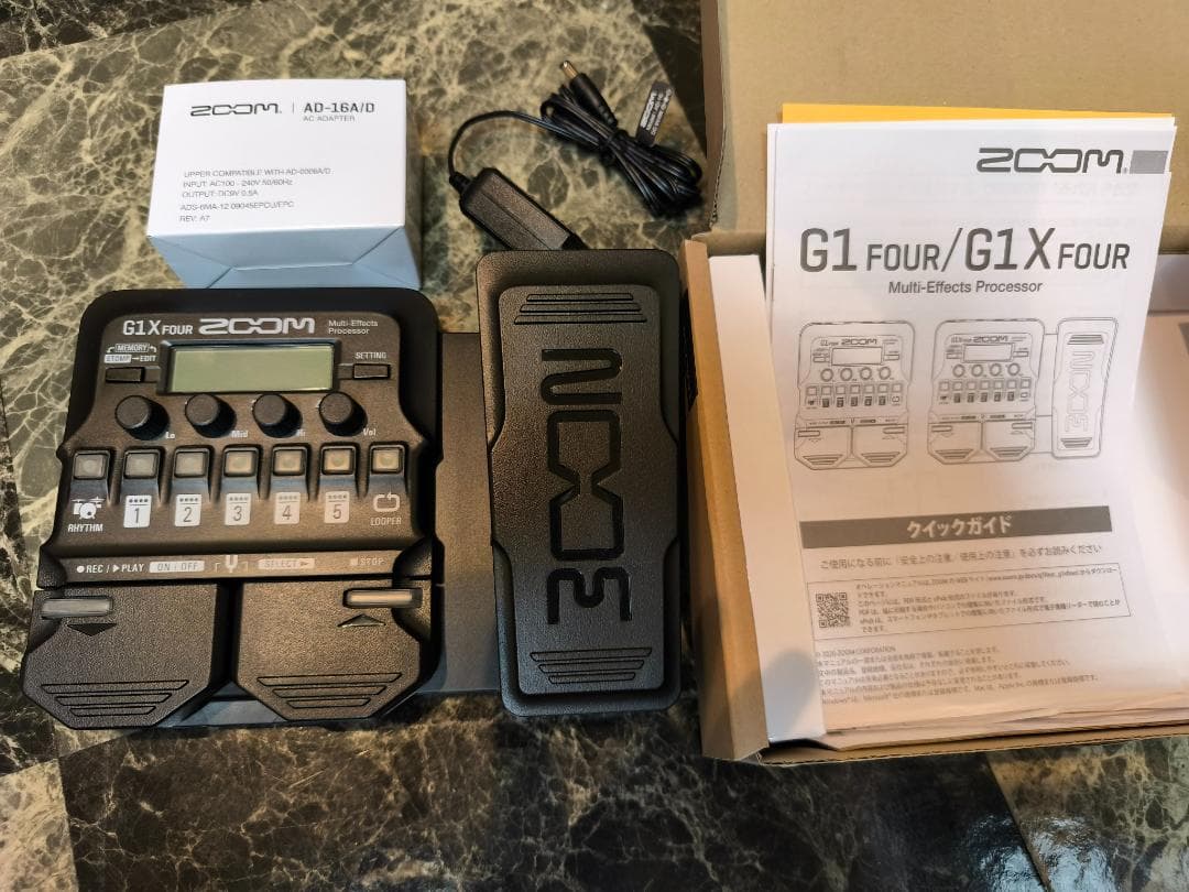☆彡ZOOM G1X FOUR マルチエフェクター　AD-16A/D付
