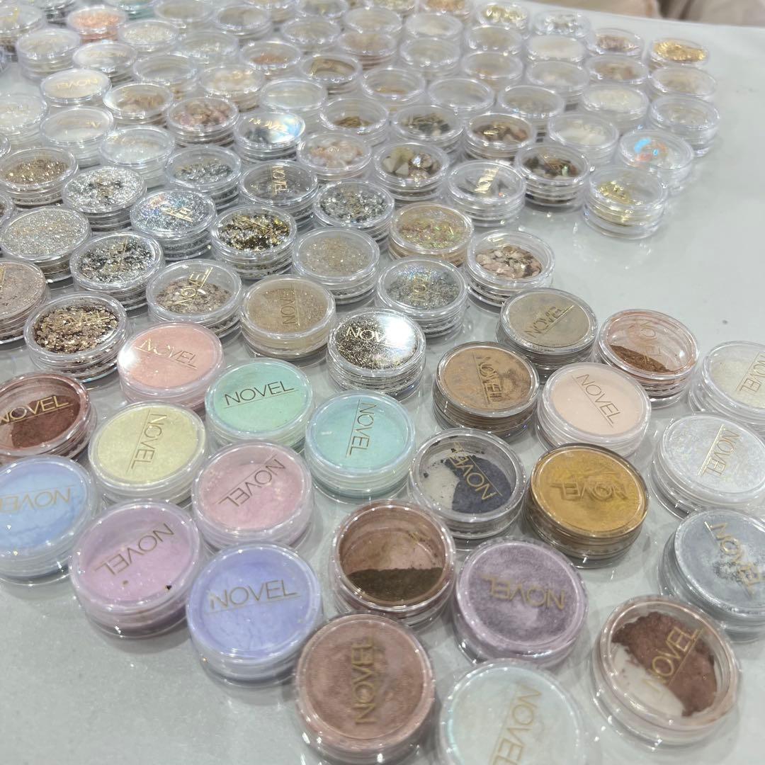 NOVEL ネイルパーツ　ラメグリッター　ミラーパウダー150点セット！！