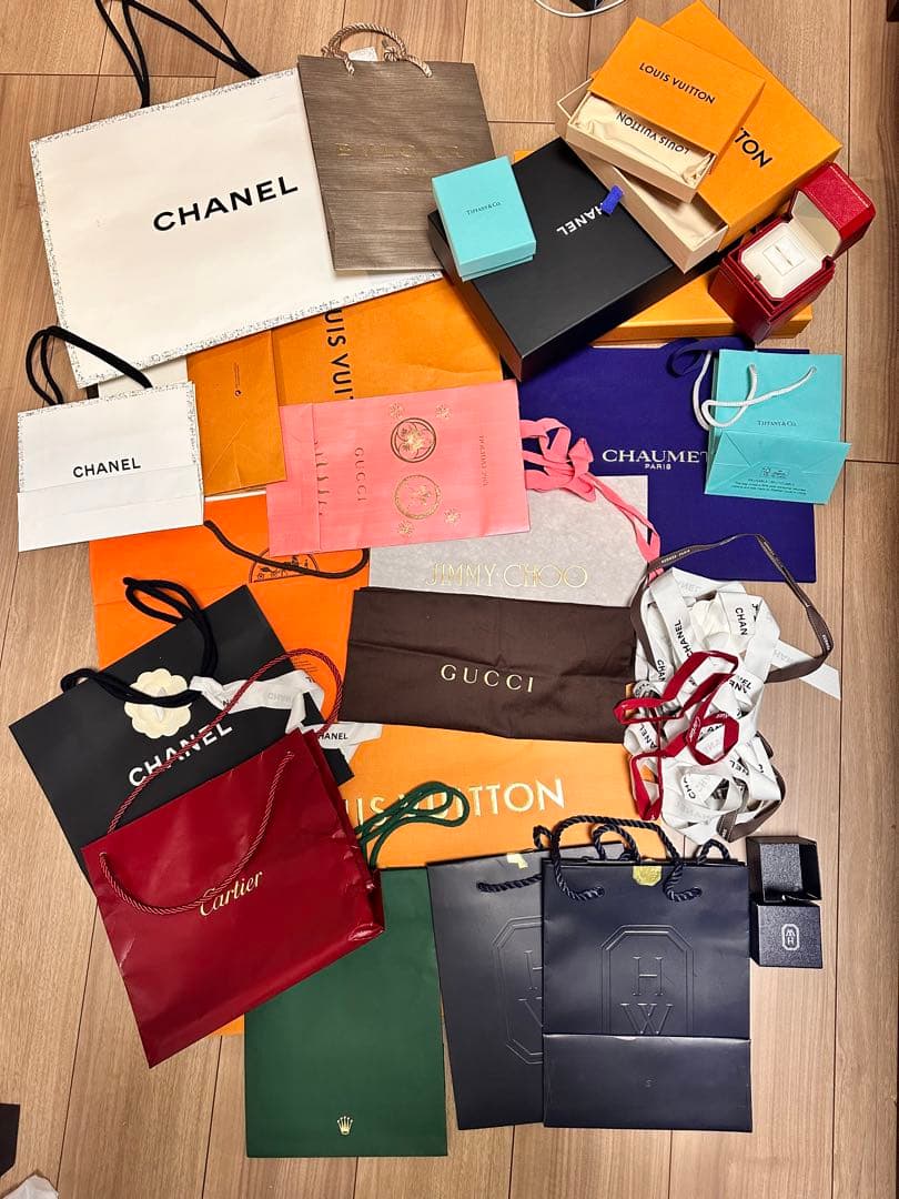 ブランドショップ袋　シャネル、ハリーウィンストン