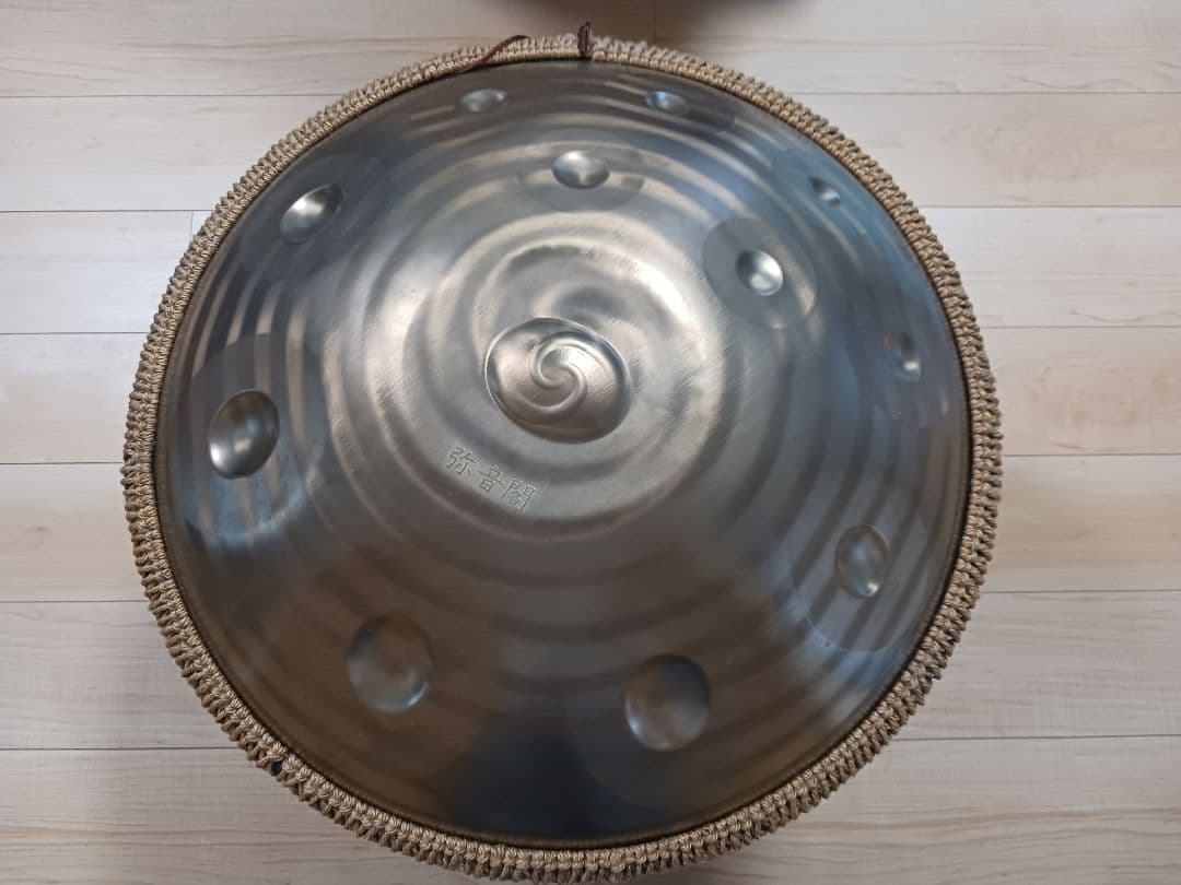 ハンドパン 円形金属楽器