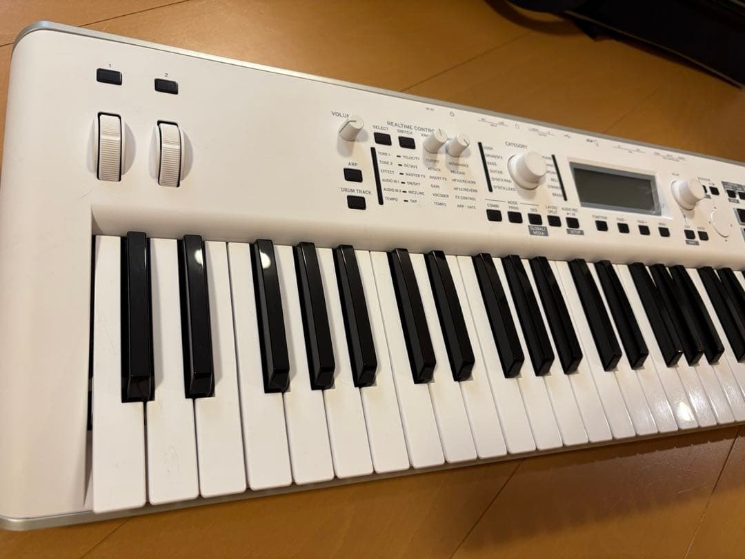 KORG KROSS2-61 限定ホワイト ケース付 美品