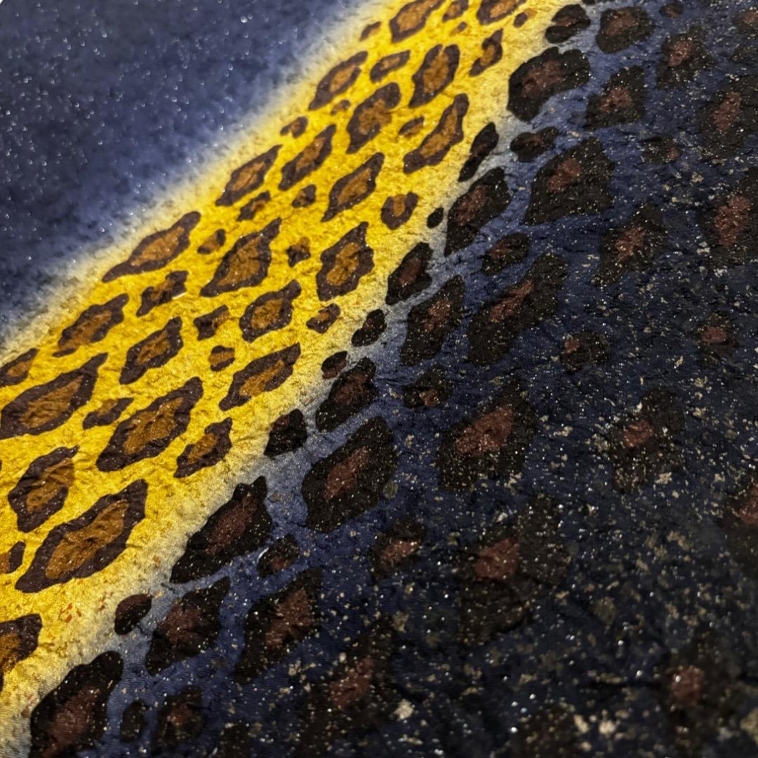 美品　銀通し　ヒョウ柄　金彩　絞り　逸品　振袖　フルセット 振り袖