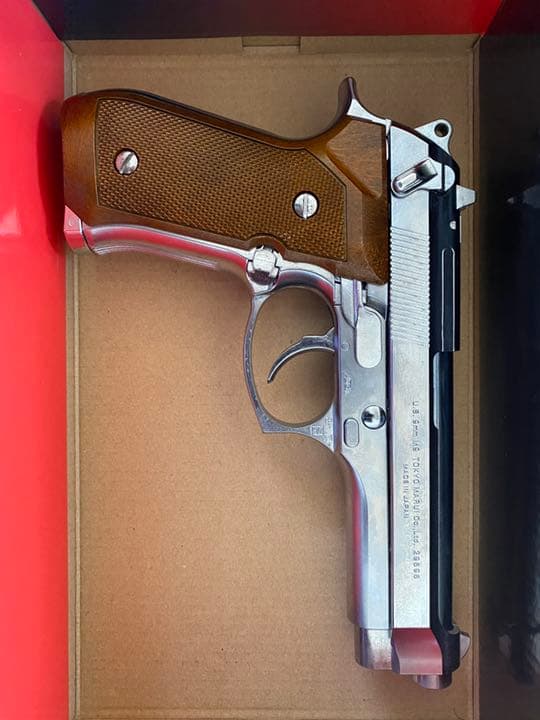 東京マルイ　M92F クロームステンレス　WE木目グリップ