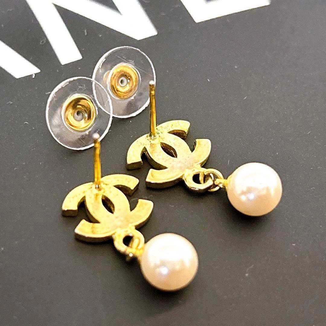 CHANEL シャネル　パール付き　ココマークロゴピアス　訳アリ　美品