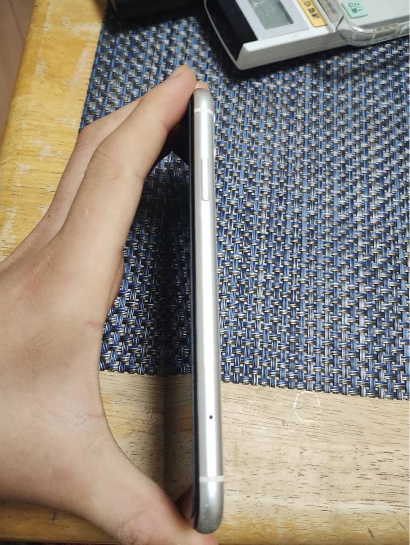 る*ー様 iPhone11 覗き見防止ヒィルム付きケース付き