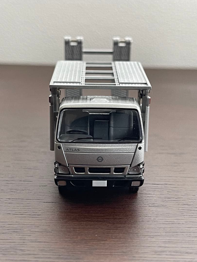 トミカリミテッドヴィンテージネオ LV-N221 日産 アトラス