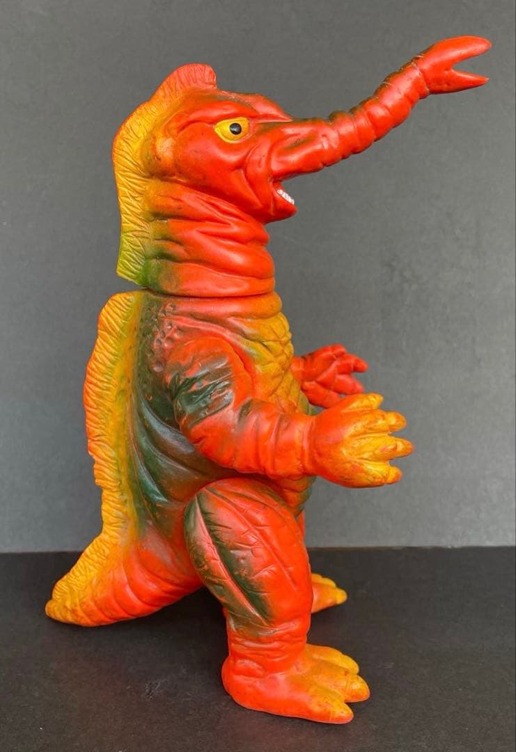 ブルマァク　 帰ってきたウルトラマン　サータン　 オレンジ成型　公開当時品