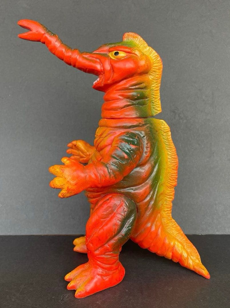 ブルマァク　 帰ってきたウルトラマン　サータン　 オレンジ成型　公開当時品