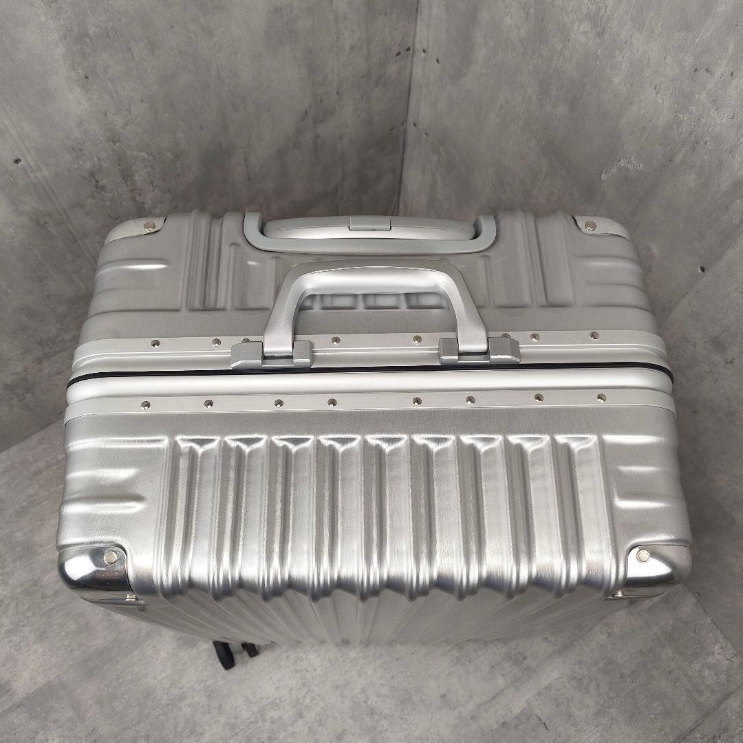 【迅速発送】siffler アルミ調 スーツケース 66L