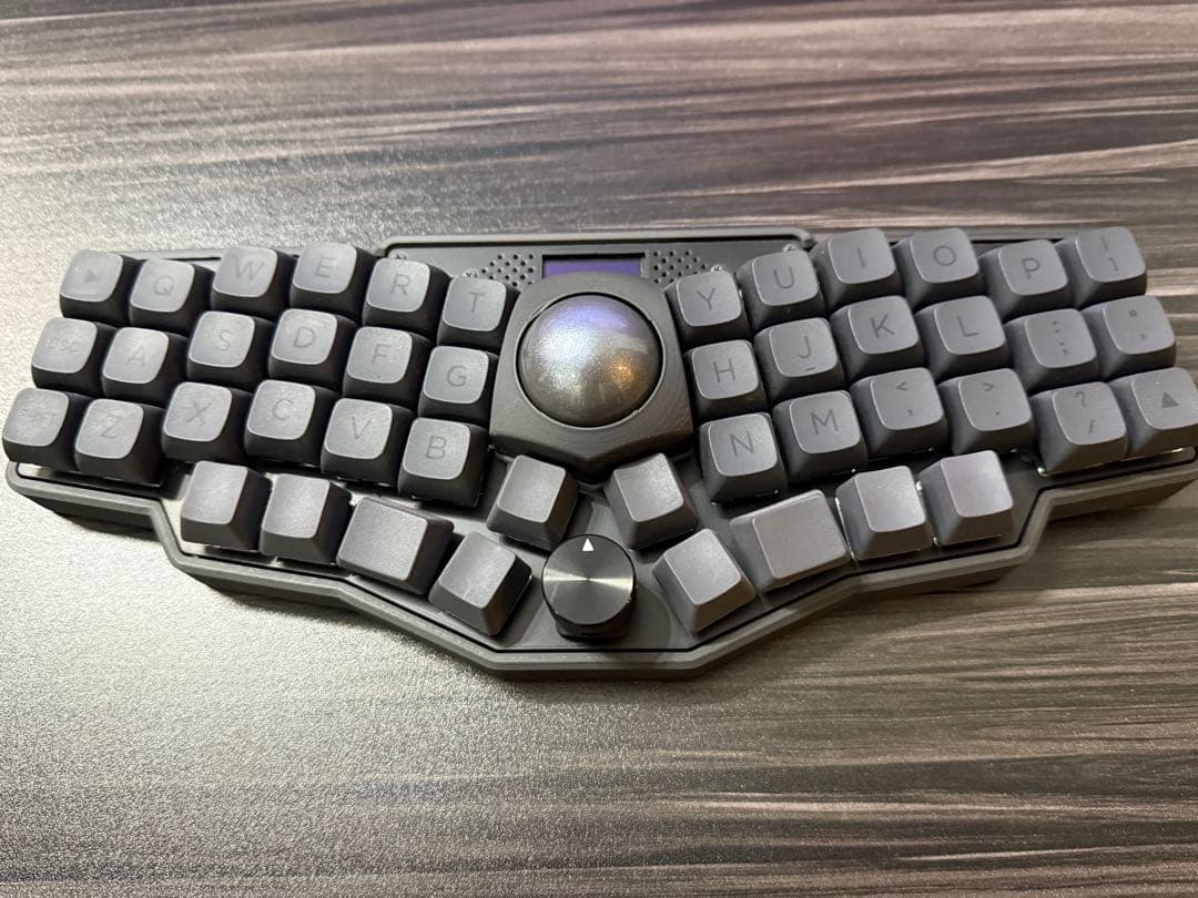 Cocot46plus 自作キーボード　トラックボール付き