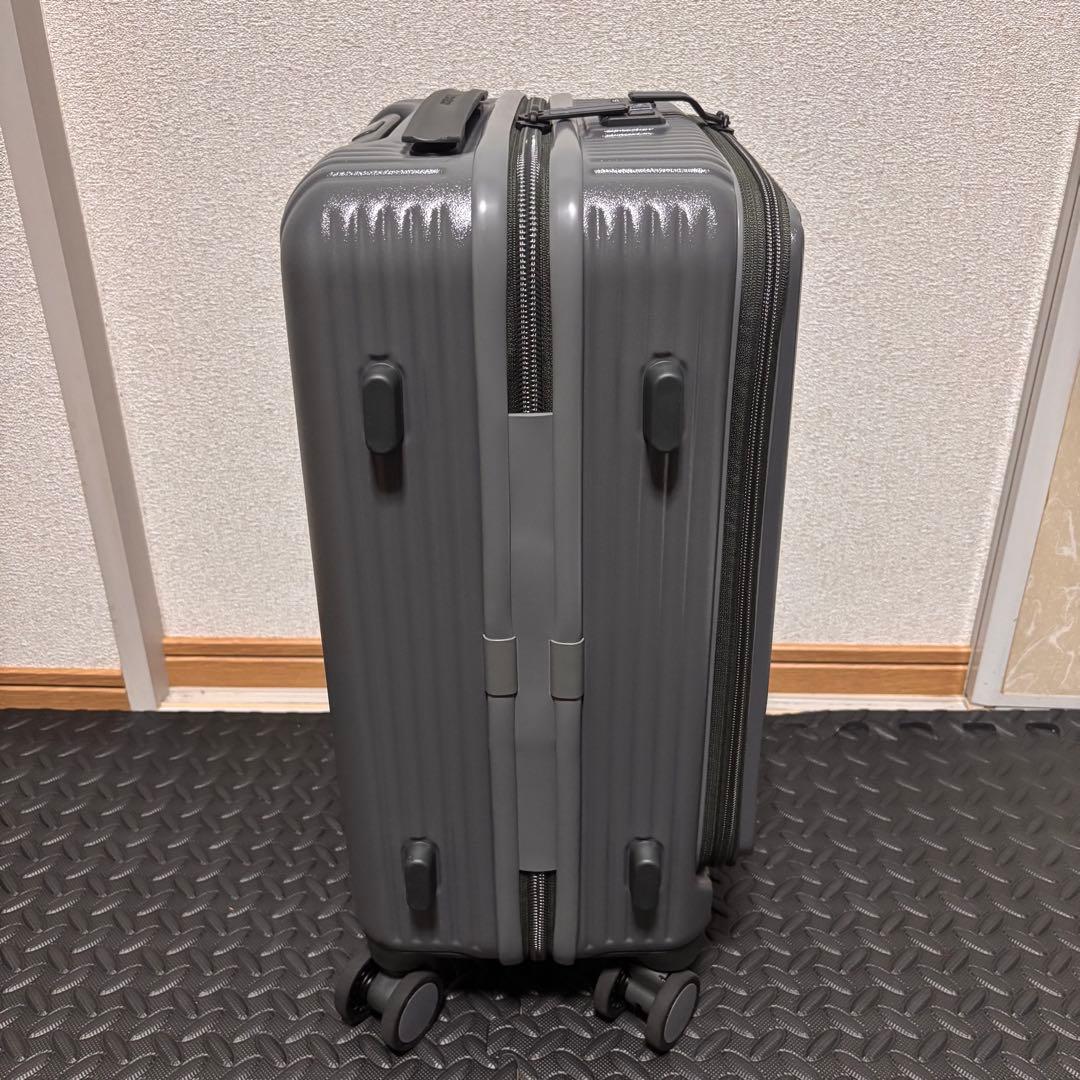 ふう【美品】イノベーター キャリーケース 38L スティールグレー