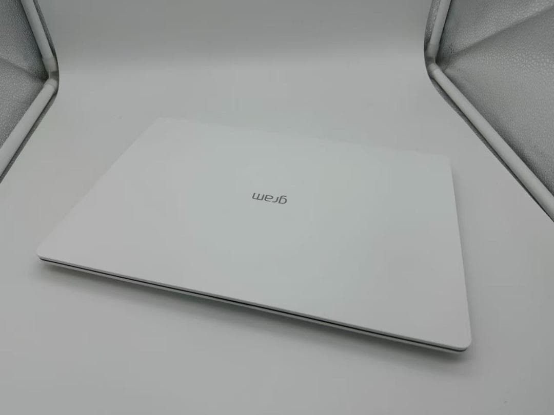 未使用品近い　超軽量　LG gram 13　16GB　Office付き