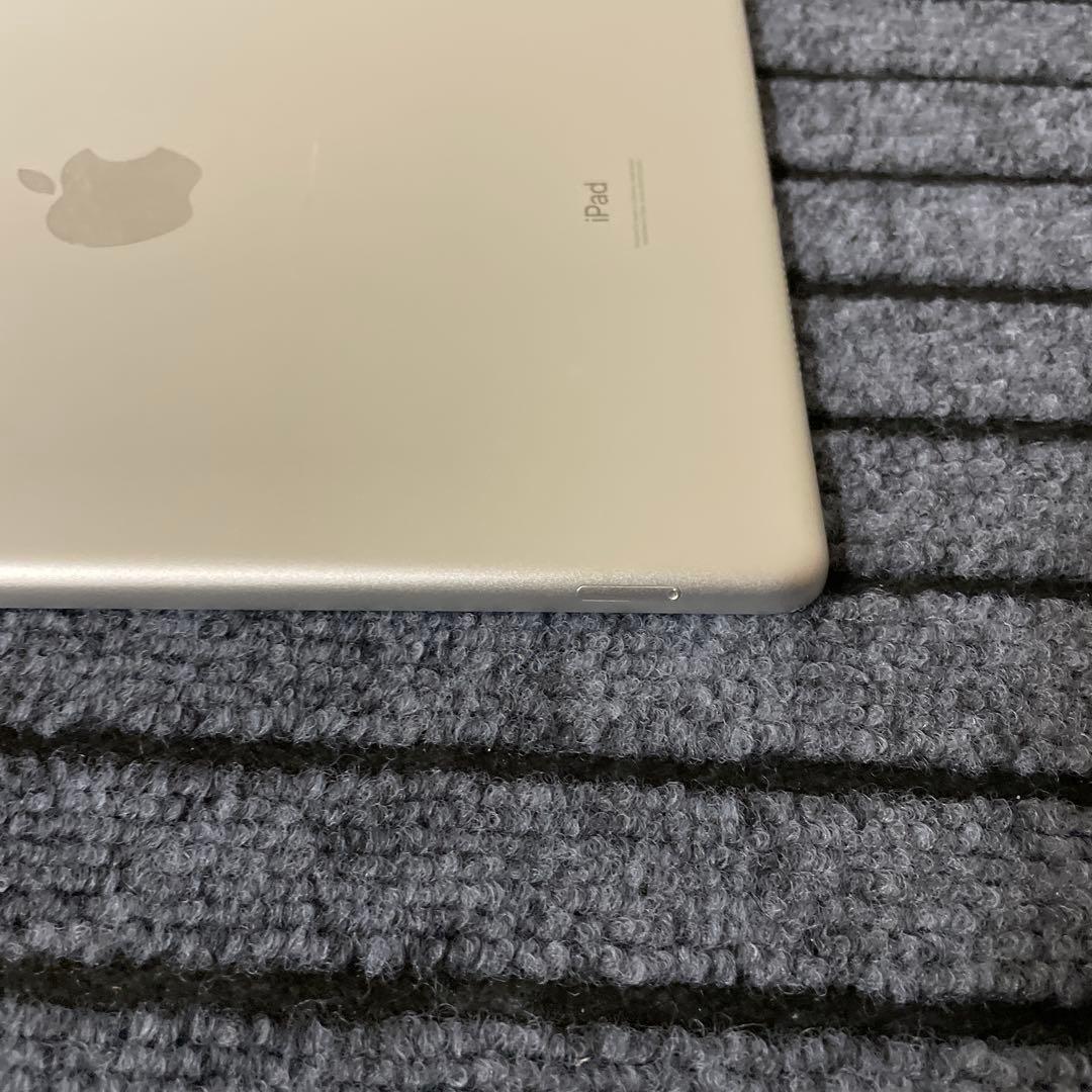 106 iPad 8世代 32GB SIMフリー シルバー