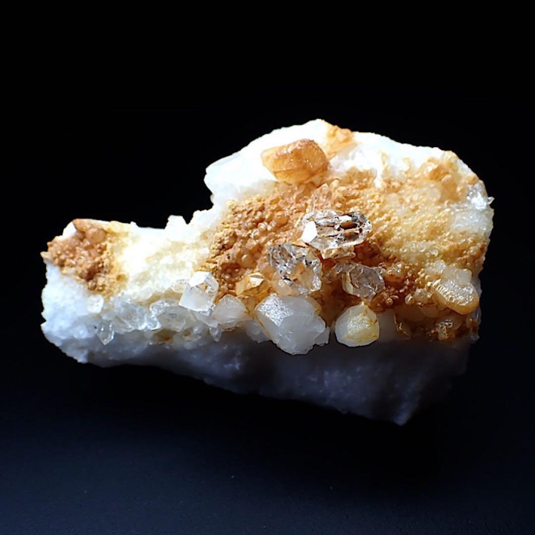 【イタリア/カラーラ産】ダイヤモンドクォーツ