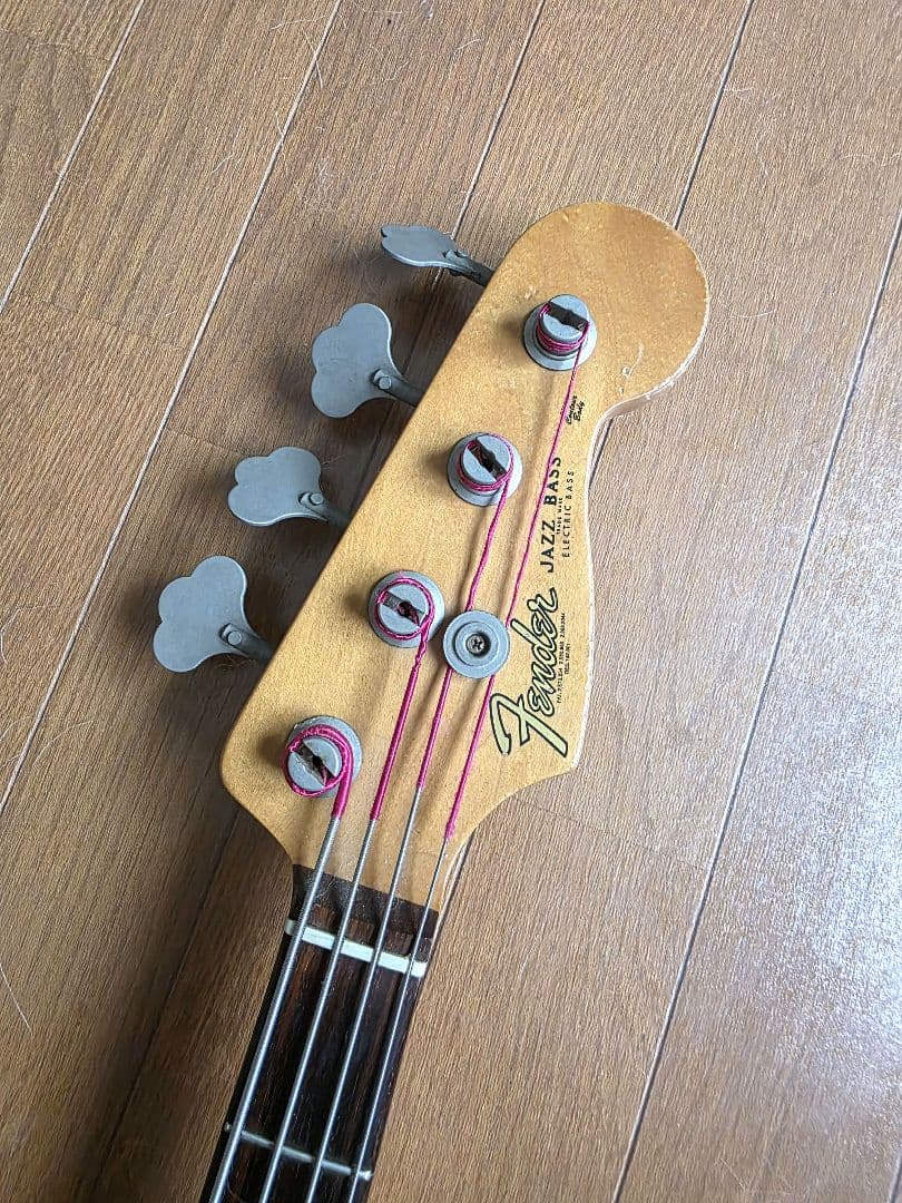 ベース Fender roadworn 60s jazz bass