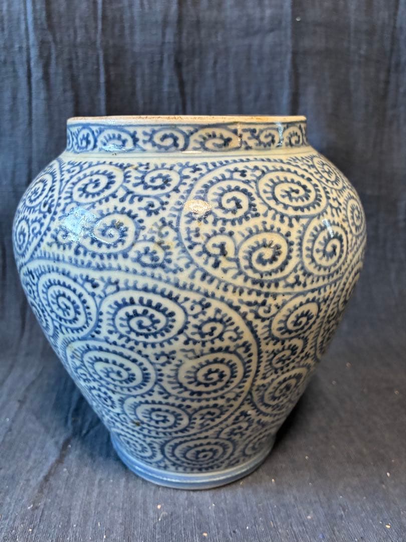 総蛸唐草沈香壺　江戸時代中期