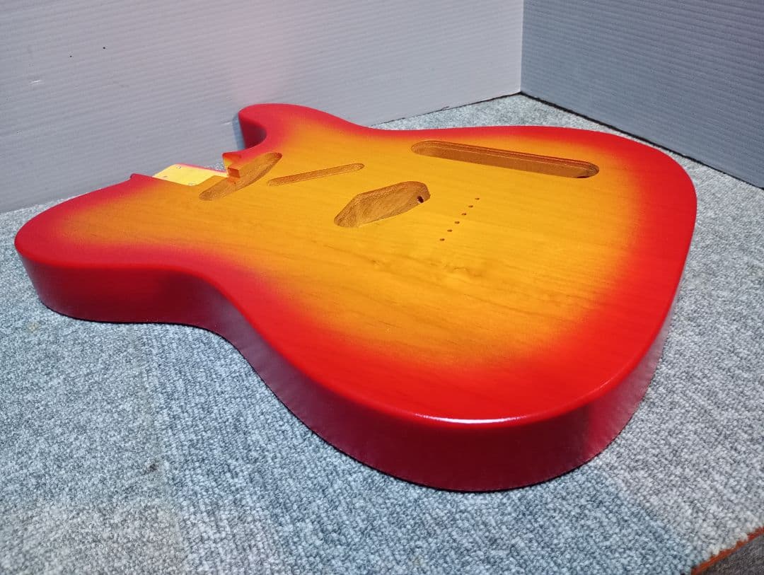 テレキャスボディ チェリーサンバースト フルラッカー塗装 2.07kg