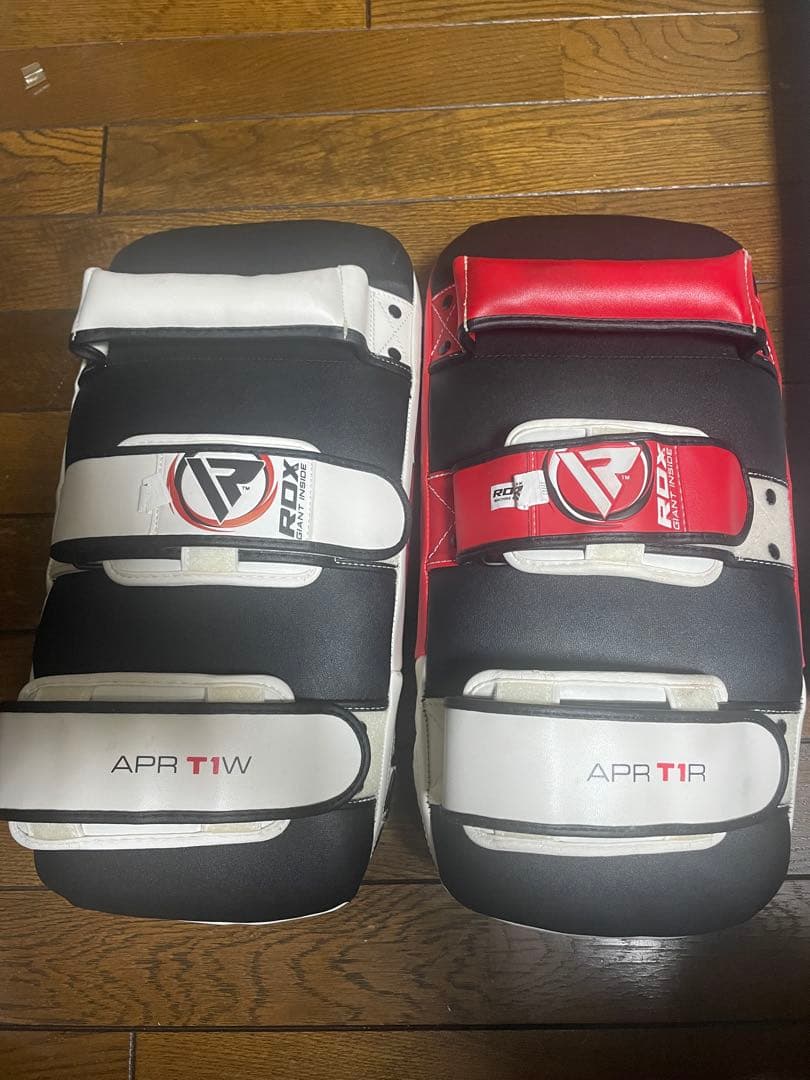 【ケム】RDX キックミット 黒/赤