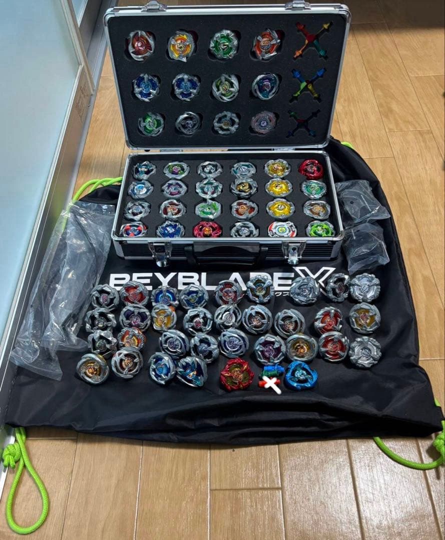 ベイブレードＸ　まとめ売り68個+おまけ1個
