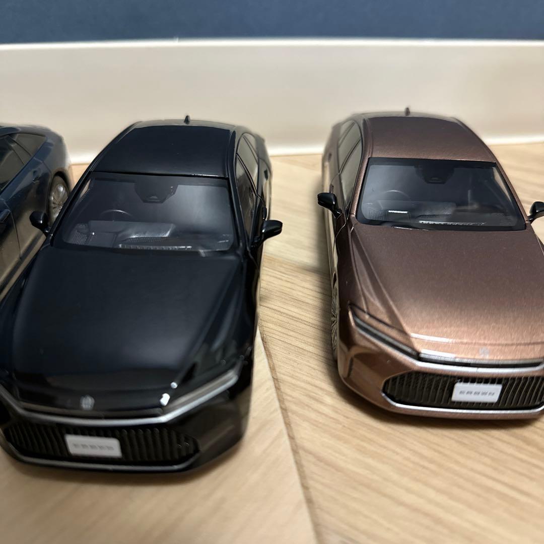 クラウンセダン　色見本　ミニカー