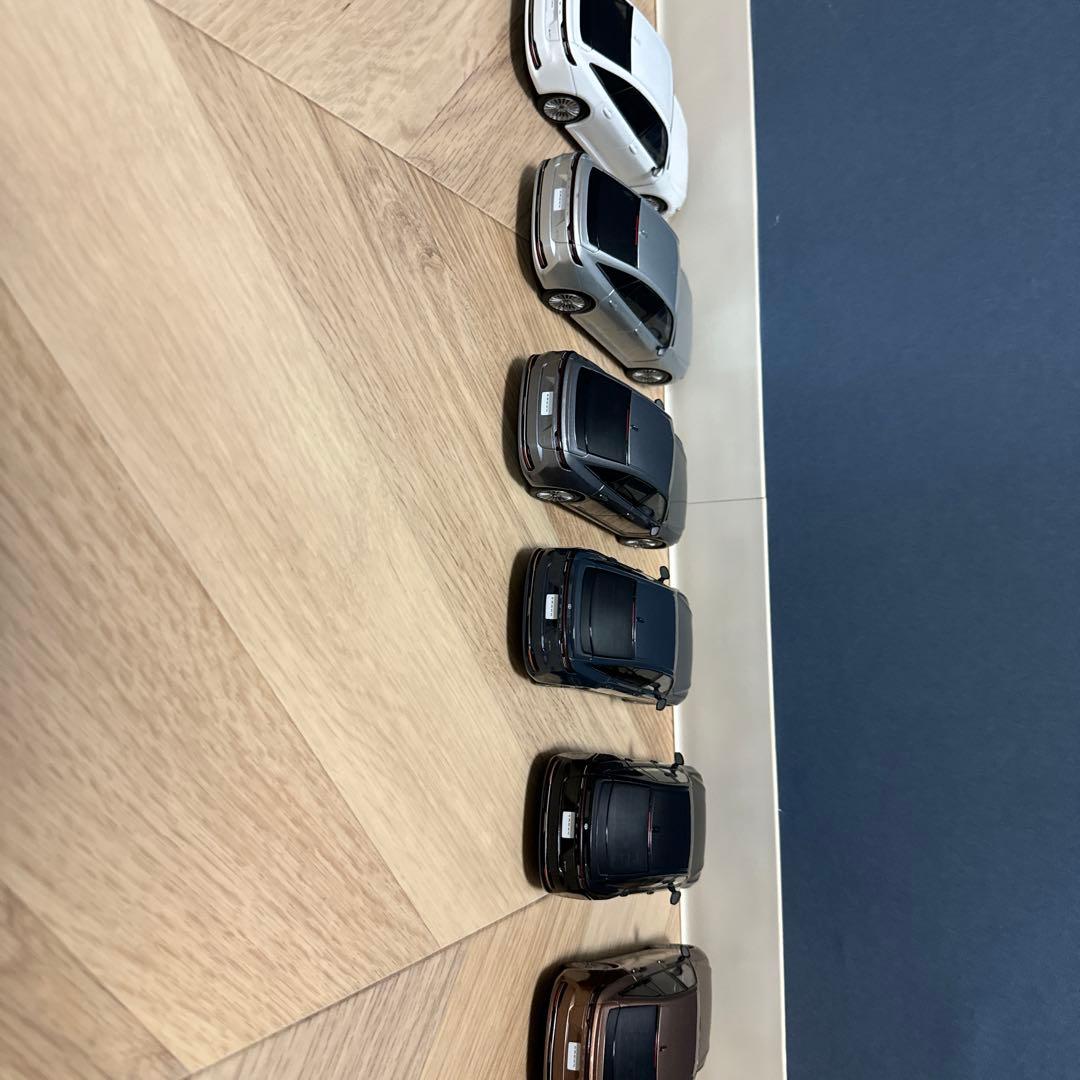 クラウンセダン　色見本　ミニカー