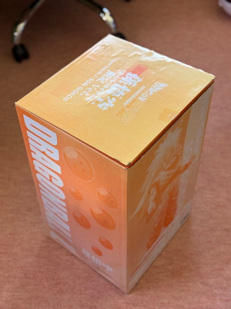 x-plus ギガンティックシリーズ　孫悟空　スーパーサイヤ人3 限定ver