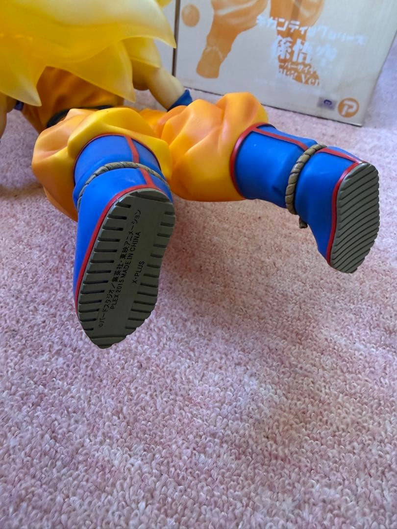 x-plus ギガンティックシリーズ　孫悟空　スーパーサイヤ人3 限定ver