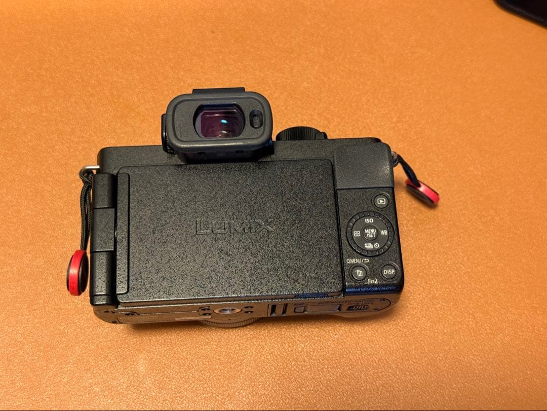 LUMIX DC-G100DV デジタルカメラ 本体と付属品