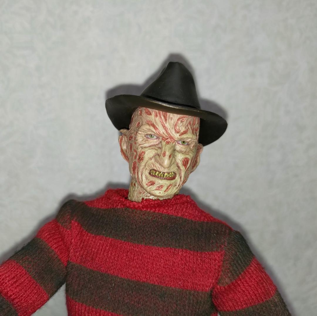 『エルム街の悪夢3/惨劇の館』1/6スケールフィギュア フレディ・クルーガー