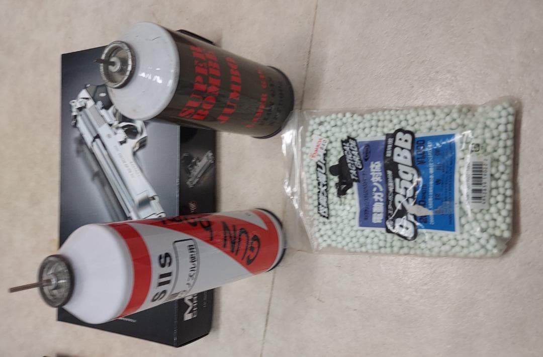 M92F クロームステンレス ガスガン