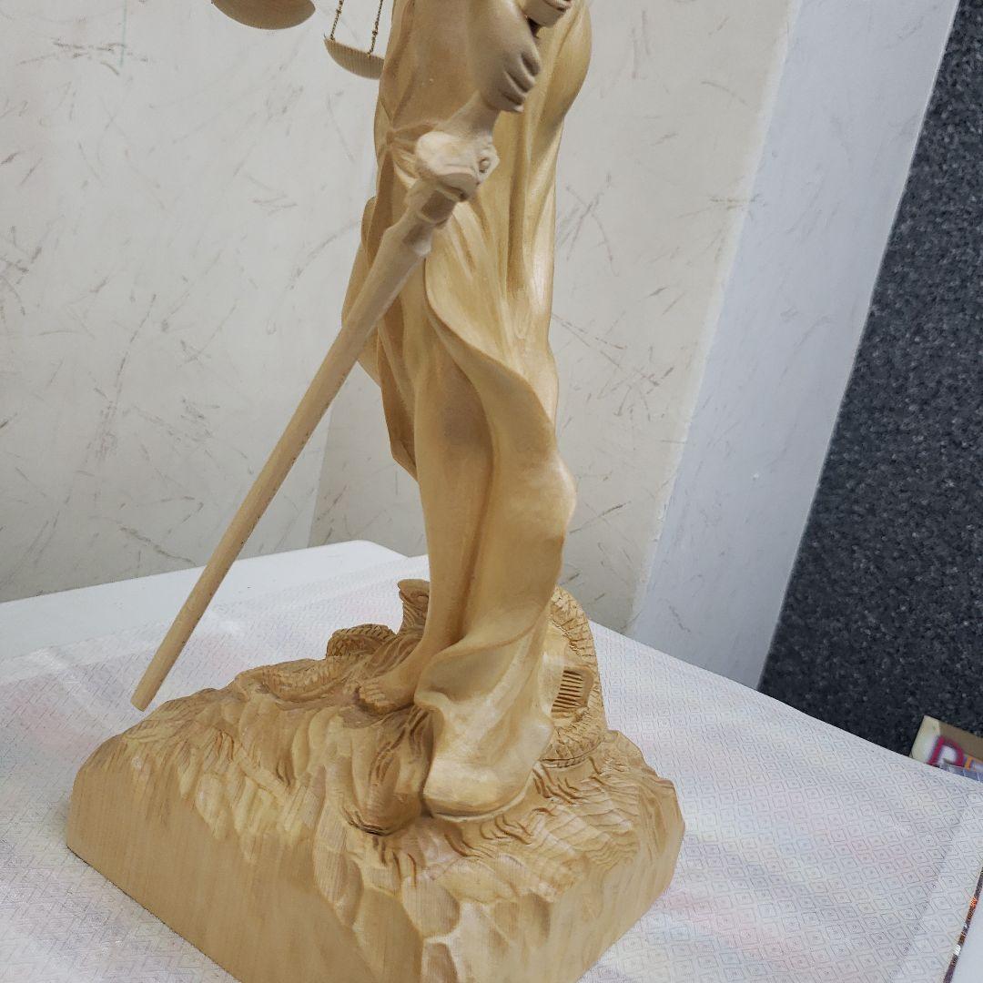 Ｂフライデー蔵出特価希少彫り裁判所のシンボルヒバ材 正義の女神像ユースティティア