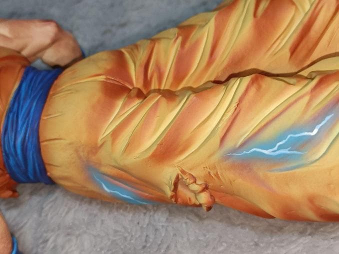 ドラゴンボール 孫悟空 超サイヤ人2 フィギュア改造 リペイント2D