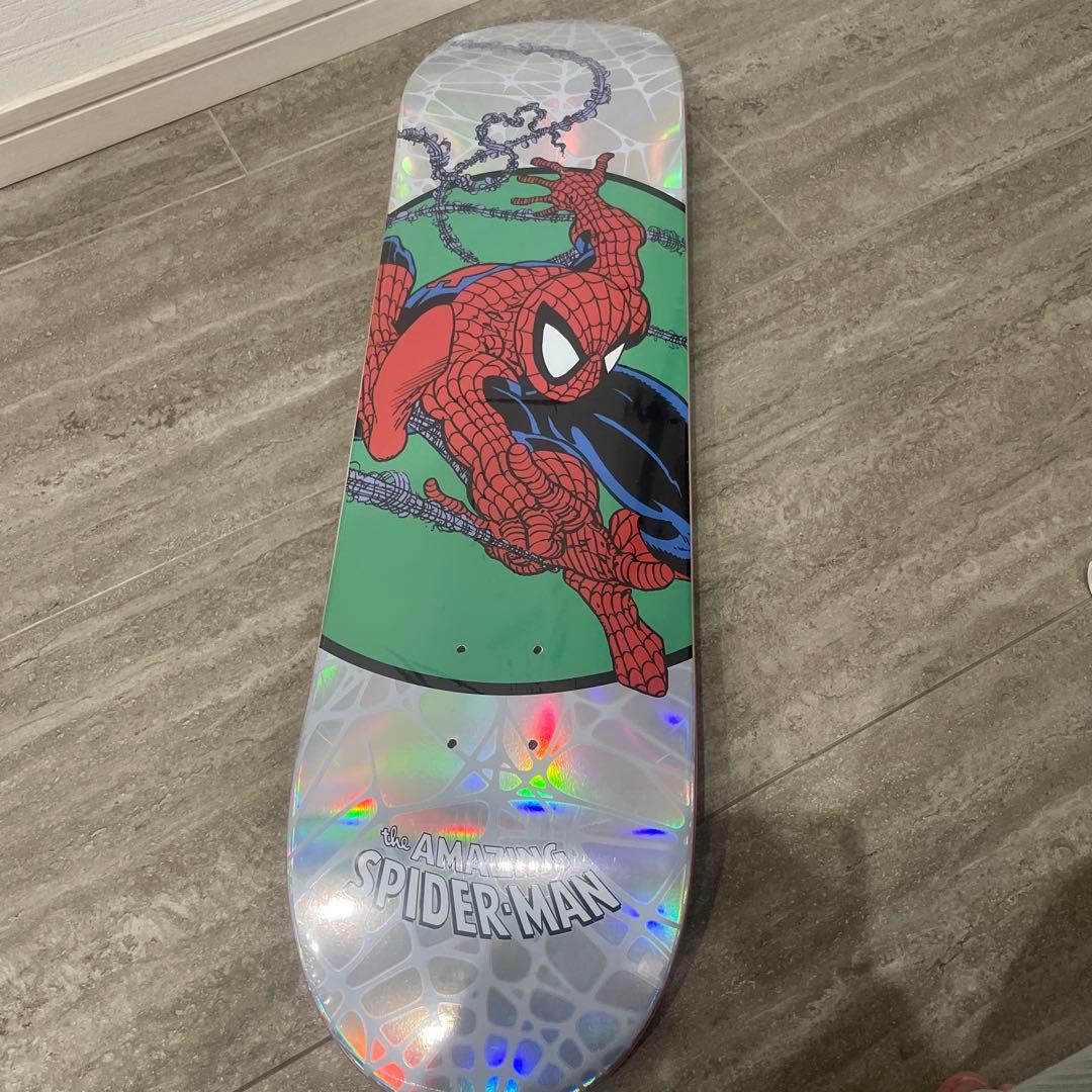 スパイダーマン スケートボードデッキ HUF