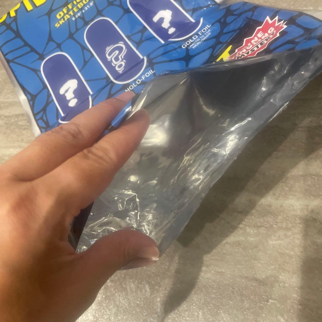 スパイダーマン スケートボードデッキ HUF