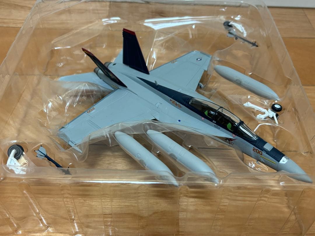 ドラゴン 1/72 F/A-18F SUPER HORNET VFA11 訳あり