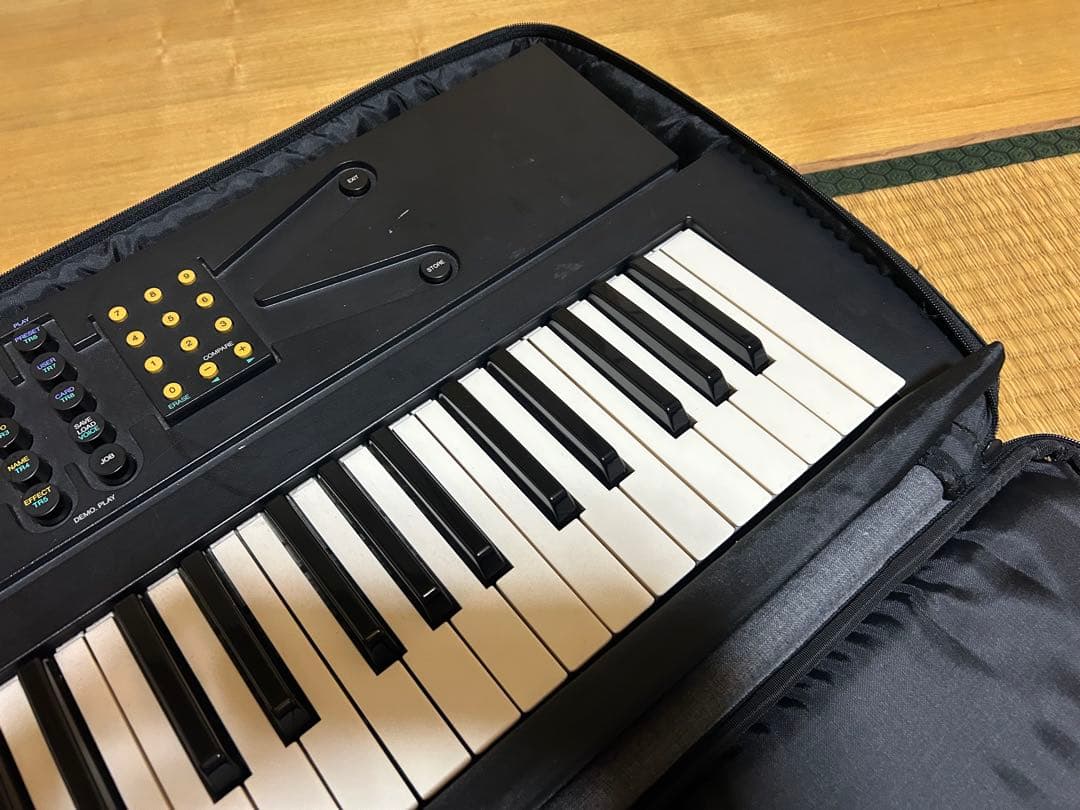 兵庫県神戸市よりYAMAHA EOS YS200 シンセサイザー送料込みです。