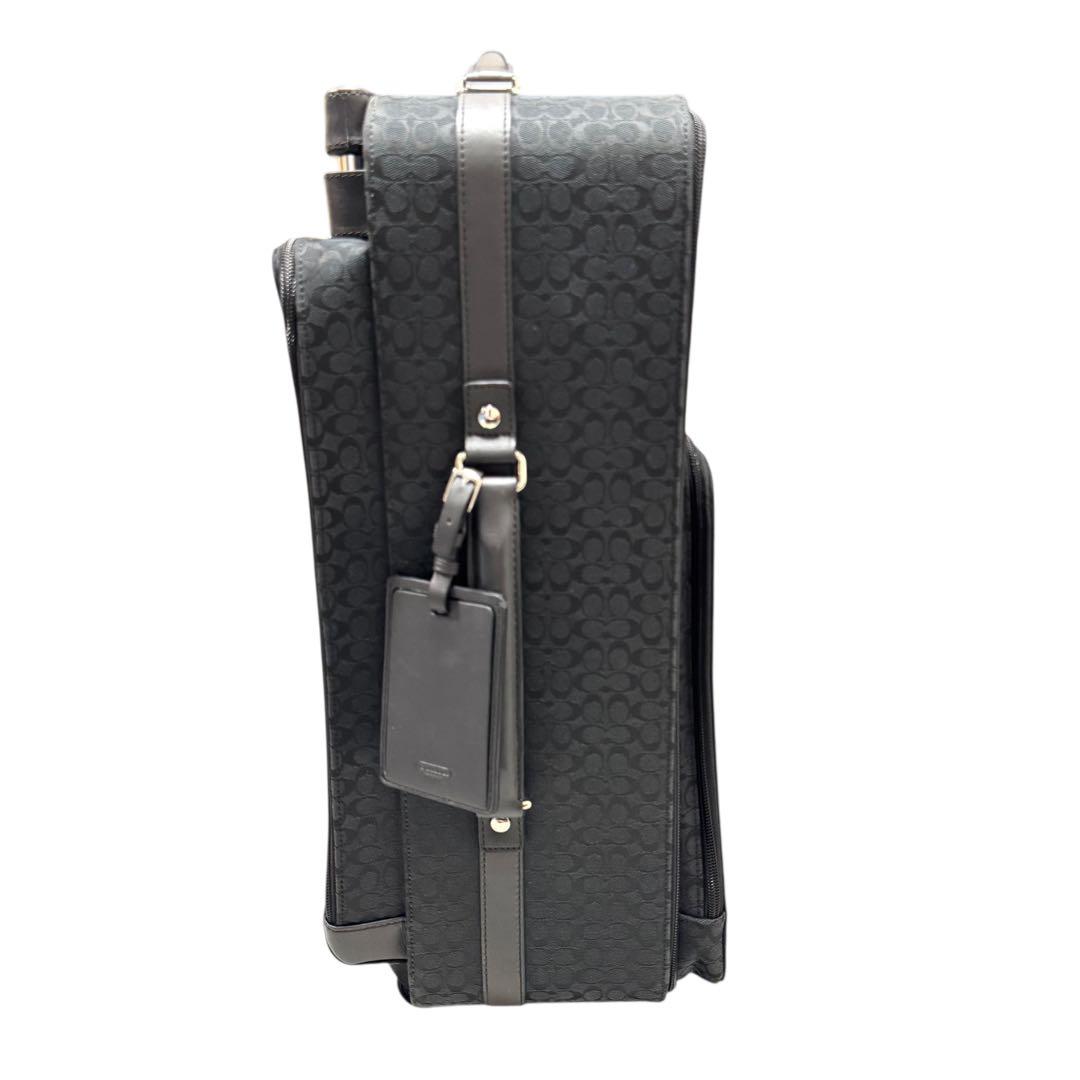 美品 COACH キャリーケース シグネチャー プレート チャーム付 黒