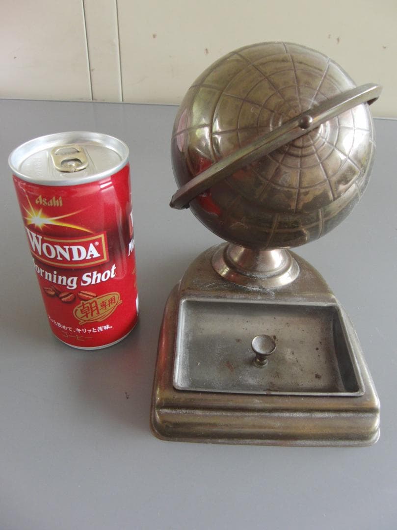 地球儀型卓上シガレットケース（灰皿付き）