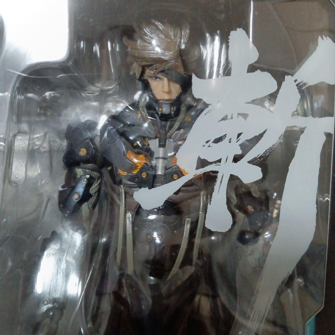 未開封　メタルギアライジング　フィギュア　プレイアーツ改　雷電
