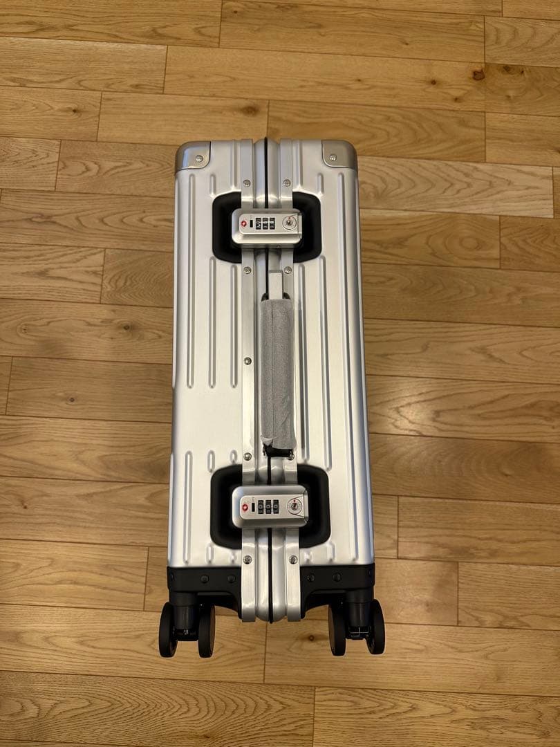 【新品・未使用品】innovator アルミスーツケース 限定色 36L