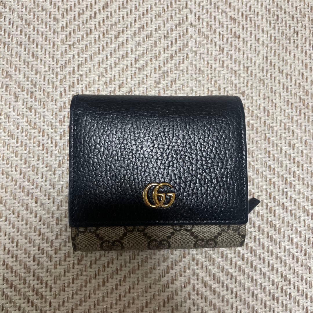 Gucci 二つ折り財布