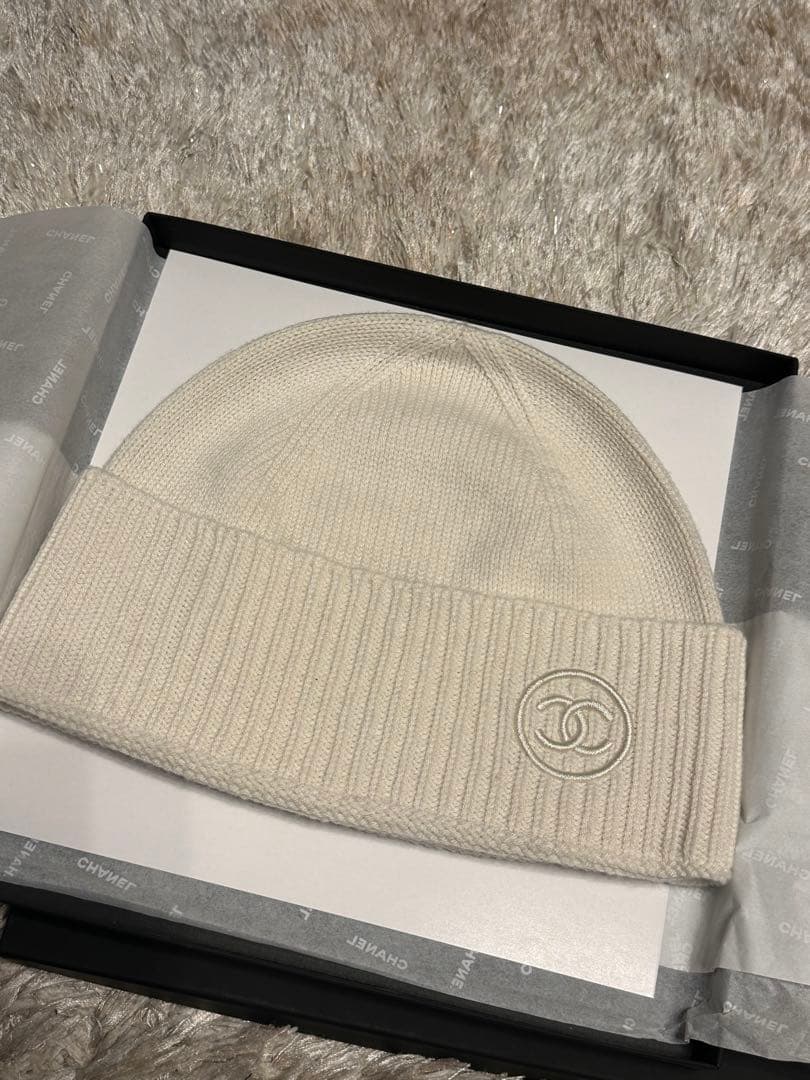 CHANEL ホワイト ニット帽 CCロゴ